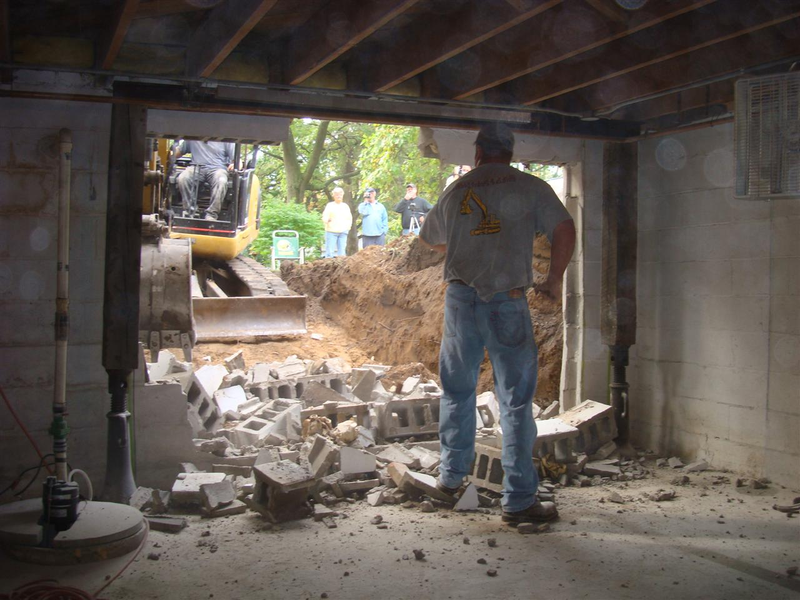 Illustration for article titled Countach Guy Needs Help: Basement-Built Lamborghini Fans Lead To Huge Web Hosting Bill